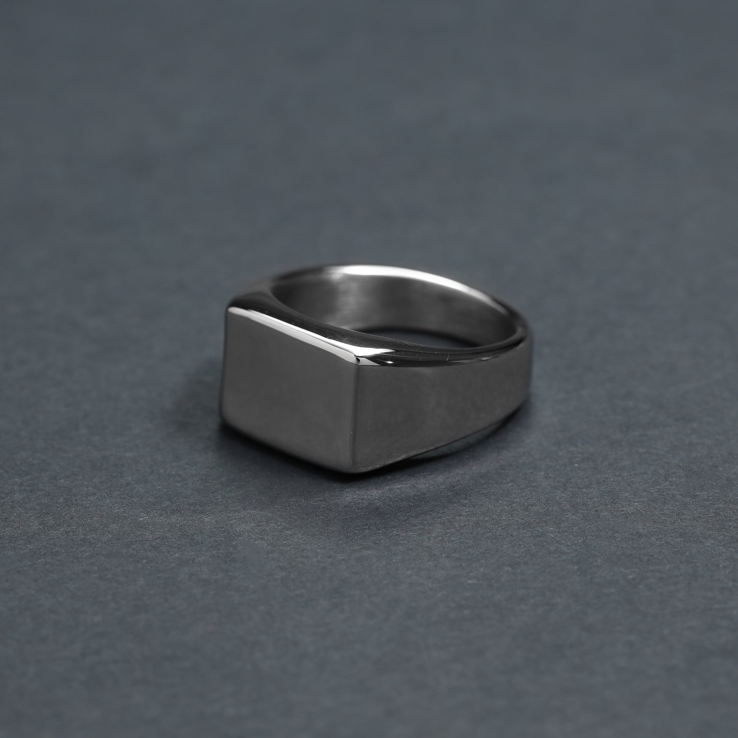 Elegant Signet Ring US size 8-12 Unisex - Stainless Steel