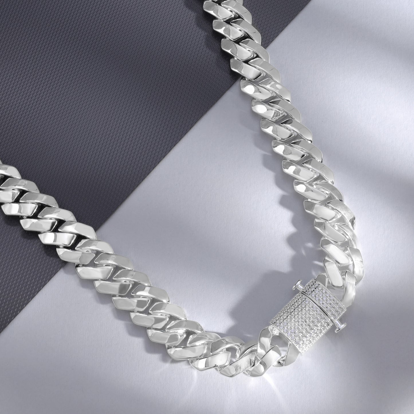 Iced Out Style Miami Cuban Link Chain 19mm - 925 Sterling Silver